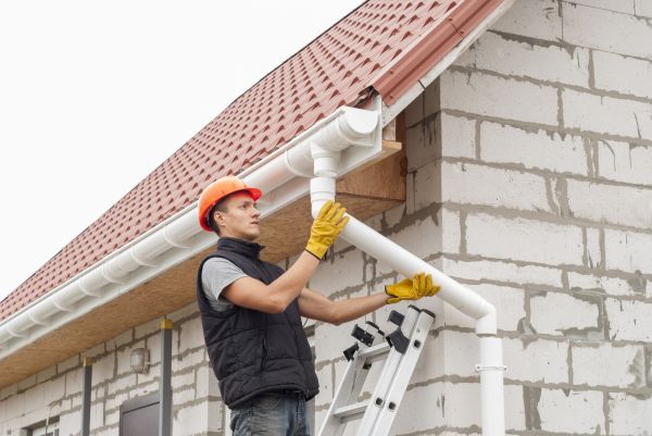 Cost of Gutter Downspout Unclogging in Turlock